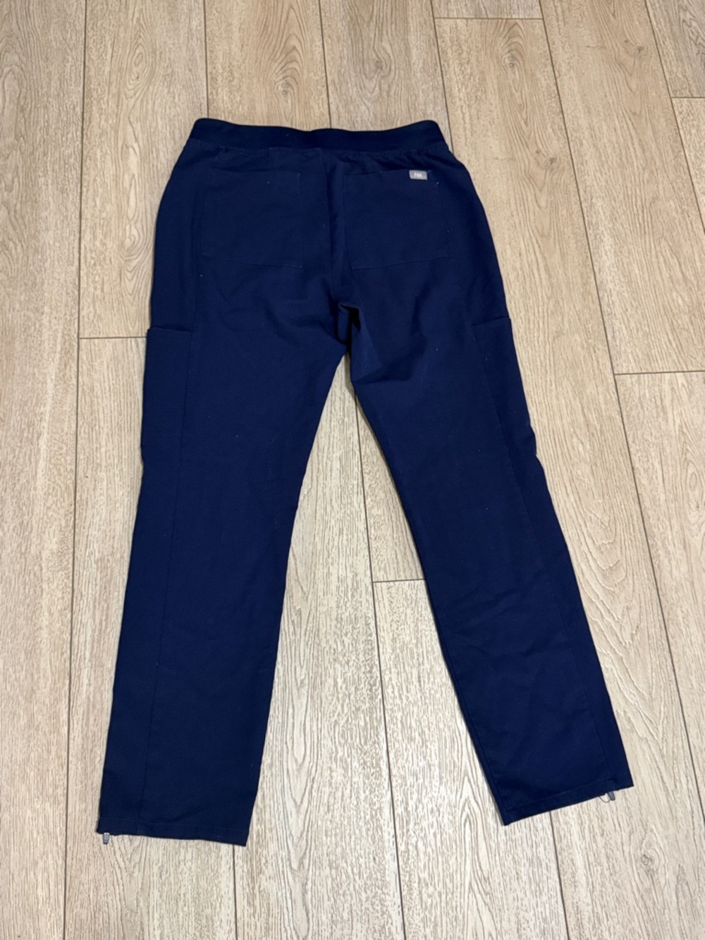 Figs navy scrub bottoms - Picture 7 of 9